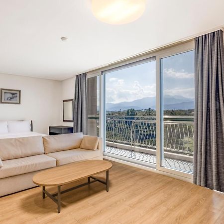 Kensington Resort Seorak Beach Sokcho Bagian luar foto
