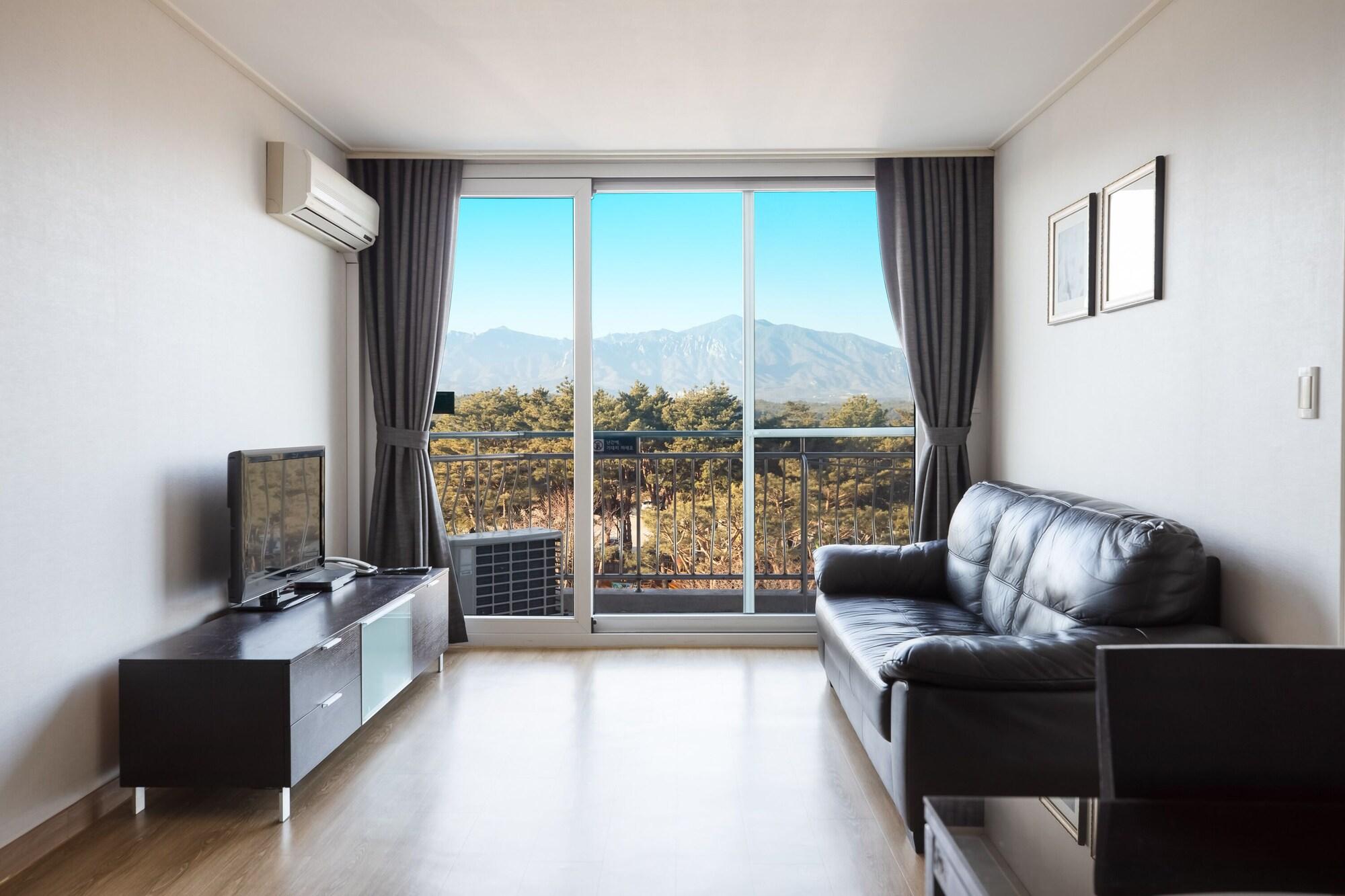 Kensington Resort Seorak Beach Sokcho Bagian luar foto