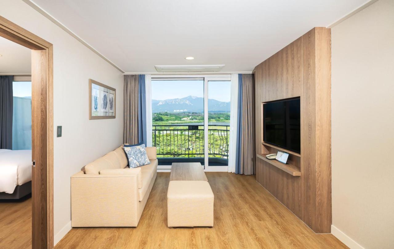 Kensington Resort Seorak Beach Sokcho Bagian luar foto