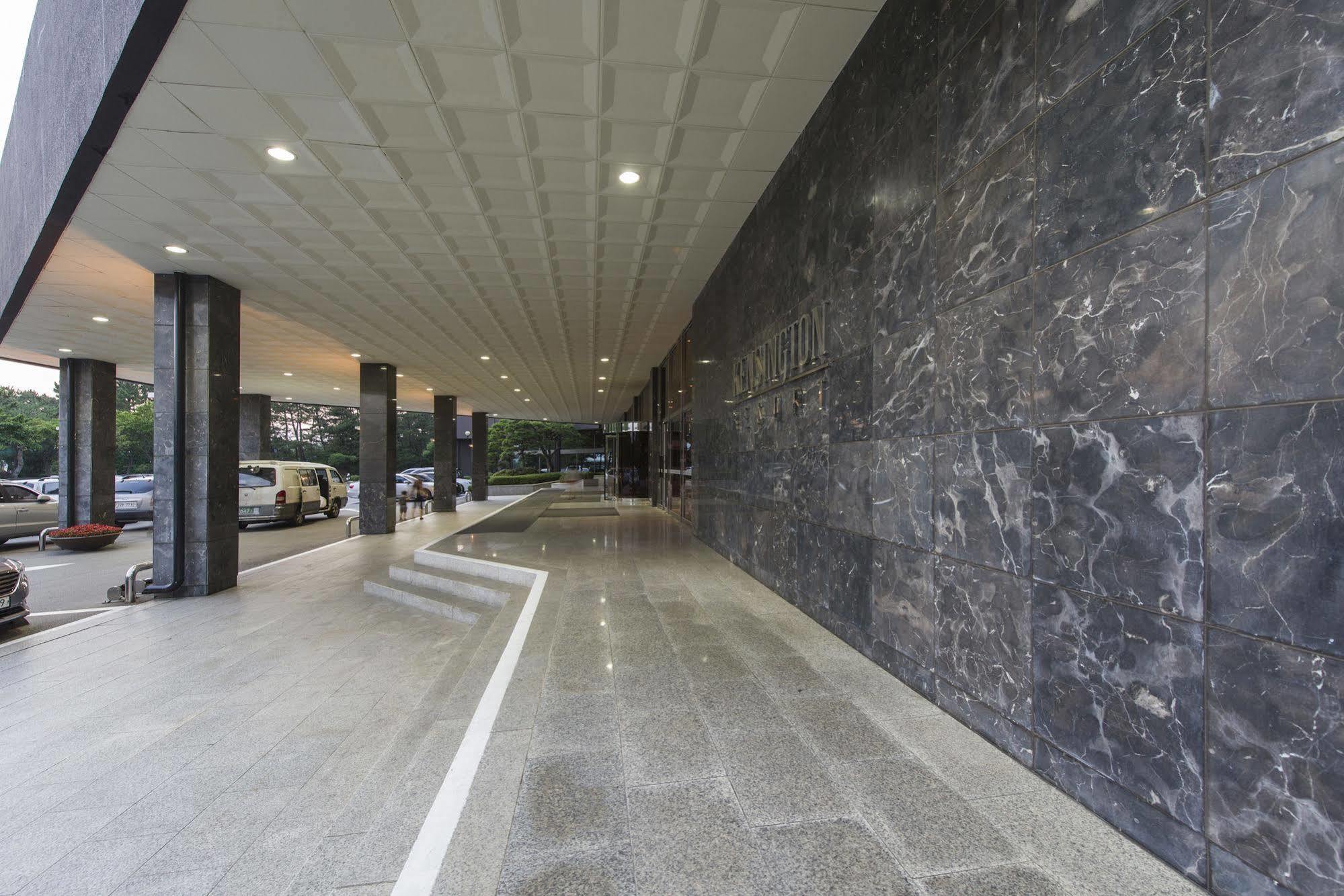 Kensington Resort Seorak Beach Sokcho Bagian luar foto