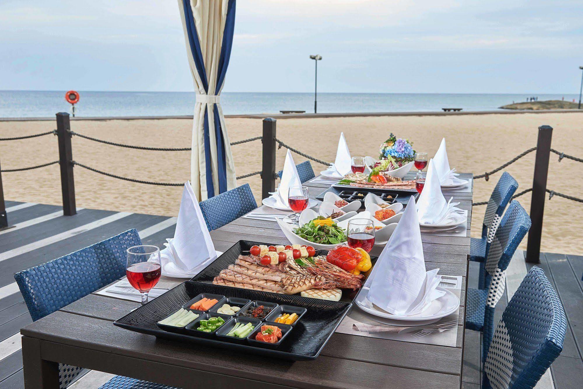 Kensington Resort Seorak Beach Sokcho Bagian luar foto